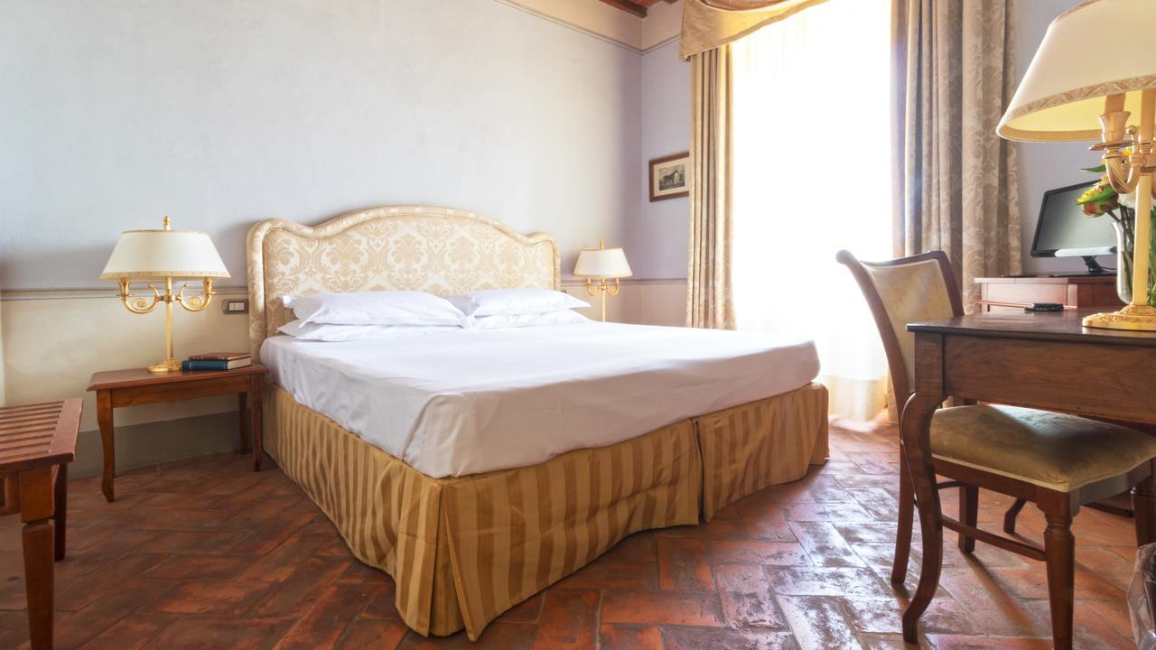 Badia Di Campoleone Villa Arezzo Camera foto